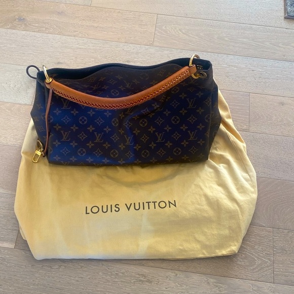 Authentic Louis Vuittton Artsy MM Bag - Picture 2 of 13